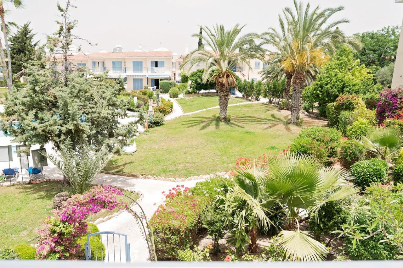 Holiday Apartment Walking Distance To The Sea Пафос Екстериор снимка